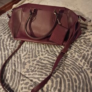 Elegant Burgundy Leather Handbag